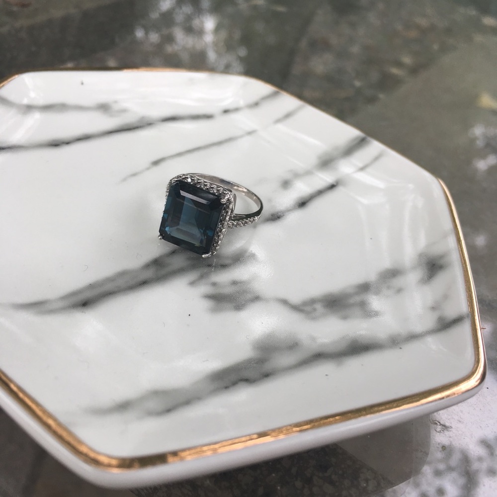 🆕(SOLD)Authentic London Blue Topaz & Diamond Ring